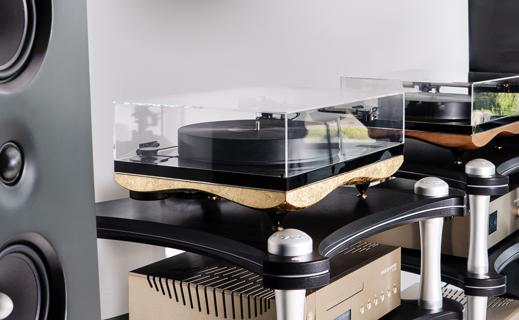 Mediterraneo_Turntable_3.jpg